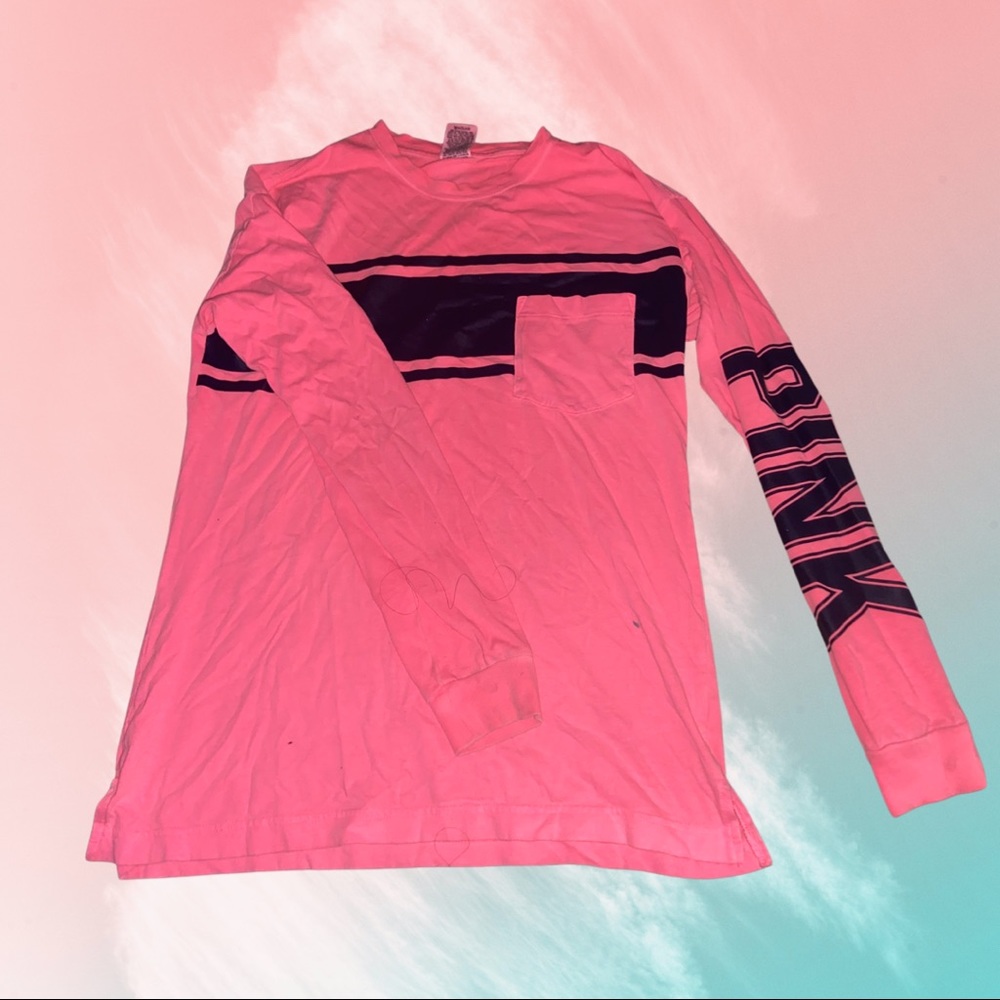 This is a long sleeve shirt from PINK